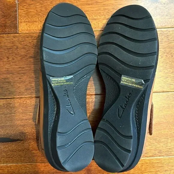 Clarks Bendable Loafer - Picture 6 of 9